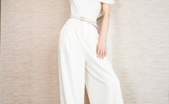 如何用套装穿出气场 学吴昕穿套装美成霸道女总裁