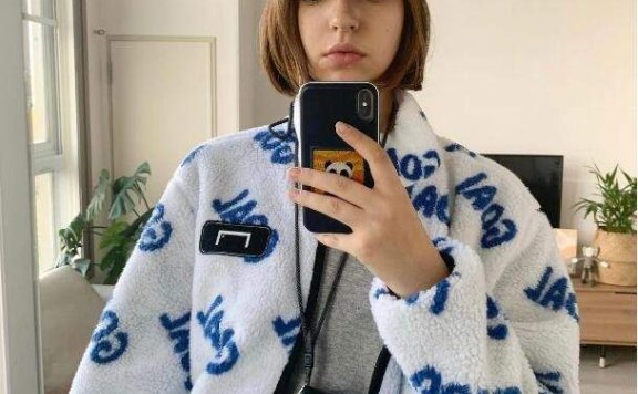 如何穿出偏韩系休闲装 看看这位96年短发俄罗斯时尚博主穿搭技巧