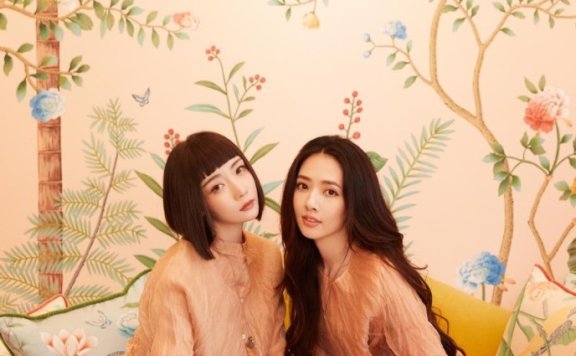 郭碧婷一头“泰迪卷”真惹眼,越来越有阔太范儿