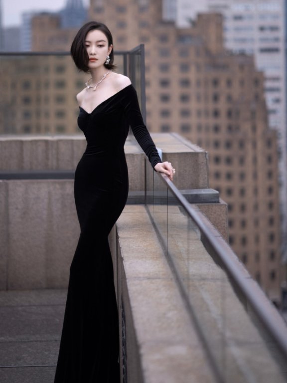 黑丝绒礼服怎么穿 倪妮用黑丝绒礼服展现婀娜身姿美如黑天鹅!