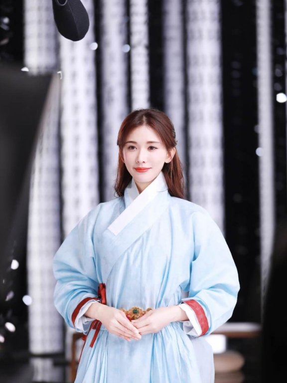美女姐姐林志玲肤白貌美古典优雅装扮图片