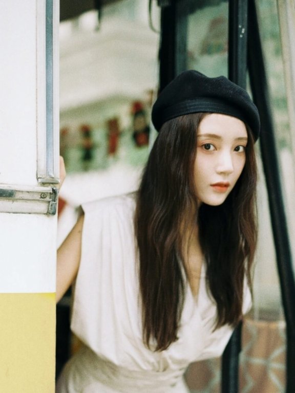 美女演员安泳畅贝雷帽夏季森系胶片风图片写真