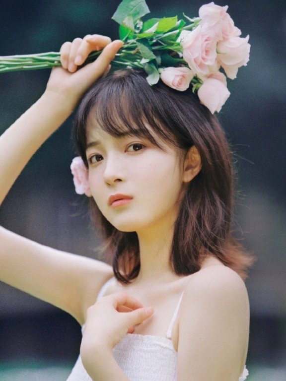 头戴花朵可爱短脸软妹日杂风胶卷图片写真