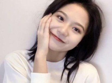 大巴车最后一排被陌生人调戏 在车上被他要了一路