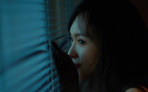 唐嫣成熟妩媚大片朦胧光影性感迷人