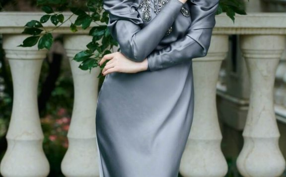 气质女神范冰冰穿丝绸长裙唯美写真图片