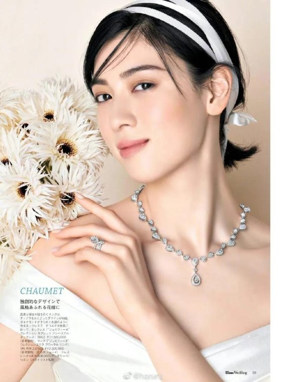 婚纱怎么穿好看?学日本女星三吉彩花穿婚纱雪肤娇嫩太惊艳