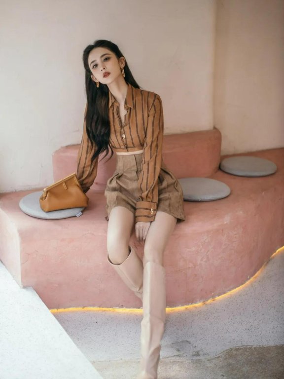 古力娜扎最新写真干练美艳!蛮腰长腿太性感撩人