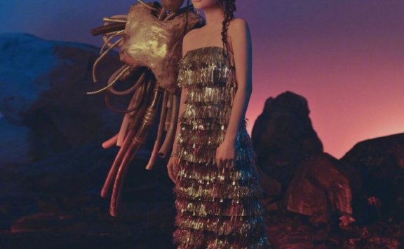 戴燕妮穿抹胸流金长裙《男人装》性感写真图片