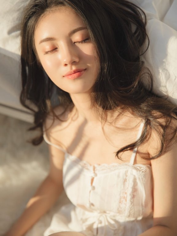 治愈系少女纯欲风写真图片