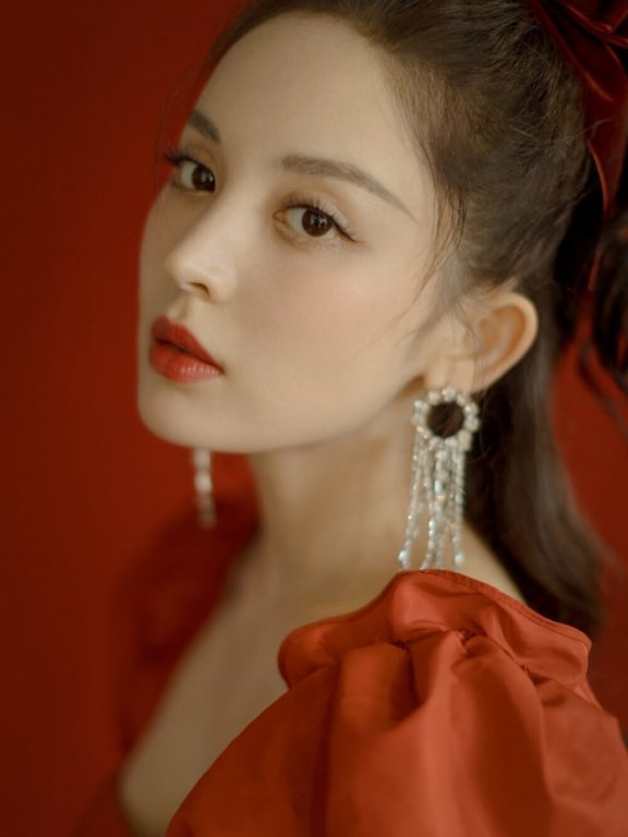人间仙女古力娜扎红裙唯美写真图片