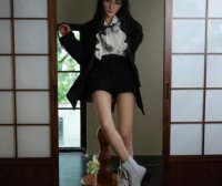 杨幂登时尚杂志,自曝曾吃着糖看情侣吵架,对爱情的理解已不一样