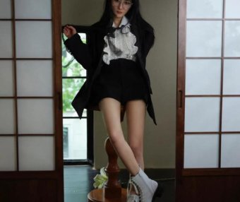 杨幂登时尚杂志,自曝曾吃着糖看情侣吵架,对爱情的理解已不一样