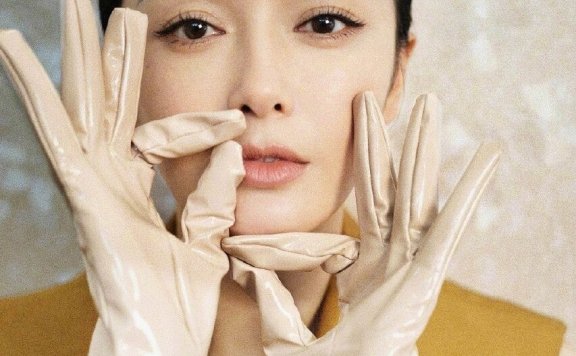 秦岚深V衬衫性感诱惑写真图片