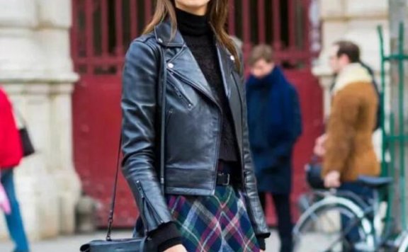 肩宽的女生在秋季有什么外套穿搭推荐?