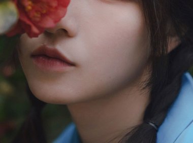 大型大巴车最后一排被轮流观望 原来我真的上错车了