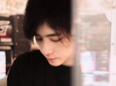 大型大巴车最后一排被轮流围观 我差点被吓死了