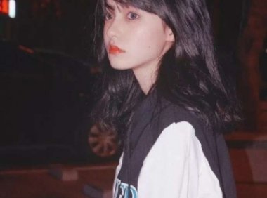 大型大巴车最后一排被轮流问好 我被迫成为了大嫂