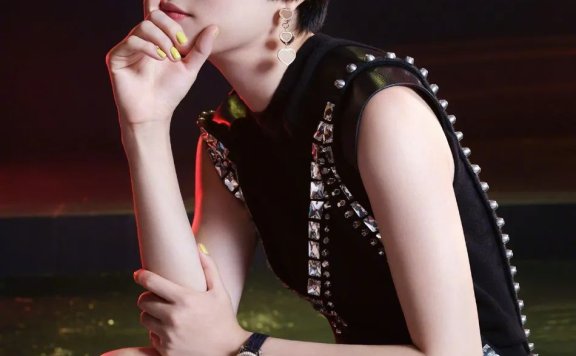 孙俪穿黑色皮衣美艳动人!美到心动