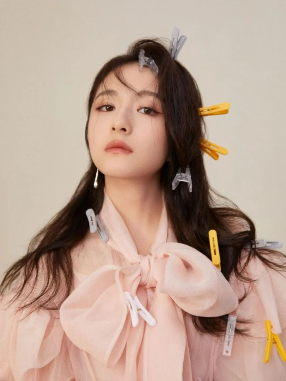 李兰迪最新写真美艳动人!魅力强大不可小觑