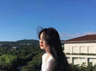 半夜发现外公趴在妈妈身上 父亲的爱总是那么无私