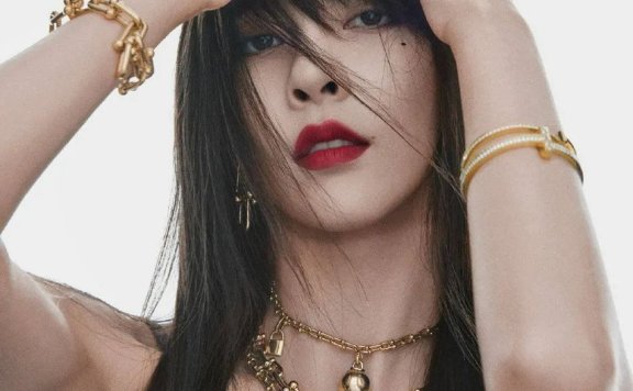 宋妍霏最新写真露小蛮腰超美艳!魔鬼身材性感火辣