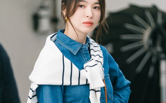 《现正分手中》的宋慧乔发型太好看,跟著烫颗慵懒“云朵烫”吧