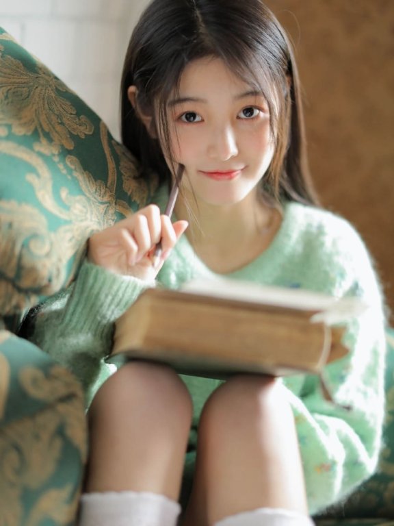 熟睡的少女白色丝袜清新靓丽写真精选图片