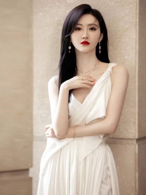 杨颖景甜王丽坤等女星同场比美!各个雪肤玉貌争奇斗艳