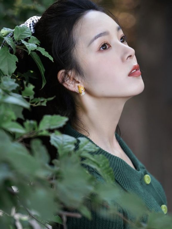 陈瑶邻家女打扮清纯又温柔,谁看了不心动