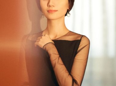 女人上了年纪适合什么发型?学陈数袁泉剪短发减龄又有气质