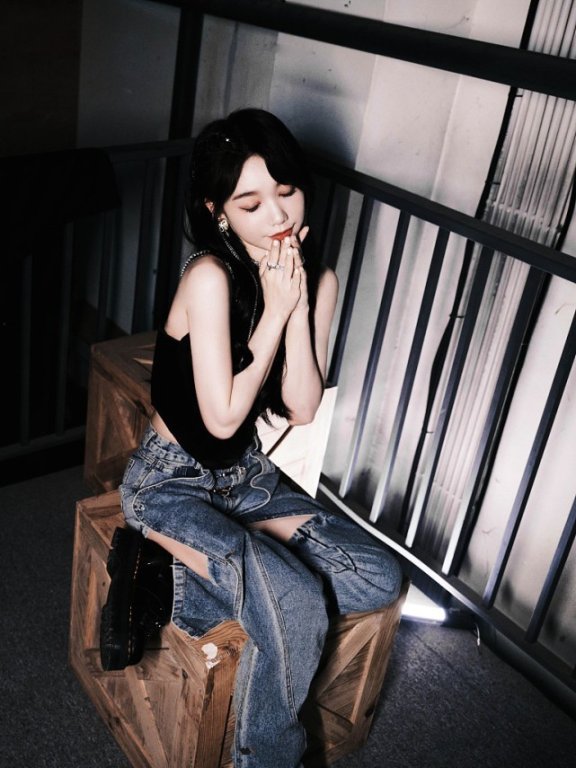 徐梦洁“未成年”穿搭太可爱了!JK套裙时尚美丽