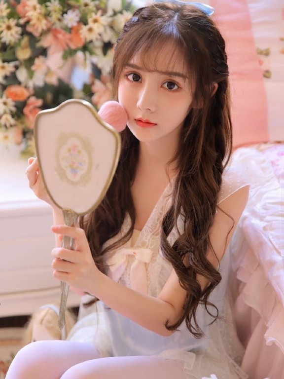 白丝少女蕾丝透视公主裙性感迷人写真图片