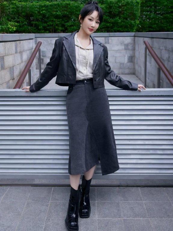 杨紫冬日冷色调写真超美!打扮靓丽惊艳