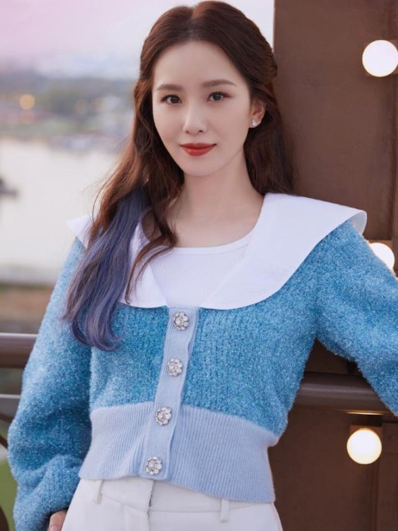 刘诗诗清爽配色打扮温柔有韵味,还是那样有少女感