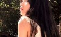 女友闺蜜睡在我们旁边 半夜我敲开了她的门