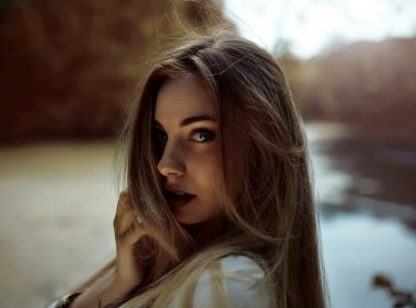 女孩子做的时候腰要怎么动,女生技术好一般都这样做!