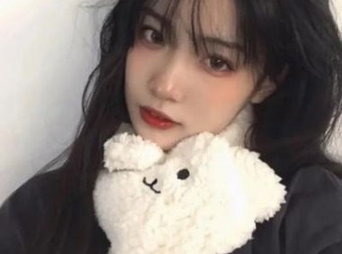 公车上诗晴被进出的陌生人误会 她的一个举动挽回自尊