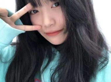 盯着你看被发现还对视 两个人老是无意中对视