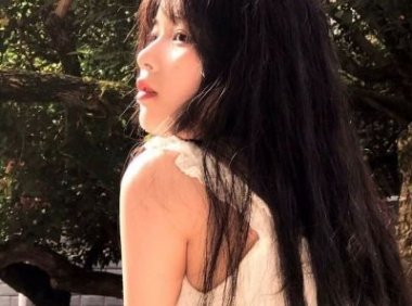 女友闺蜜睡在我们旁边 半夜我敲开了她的门