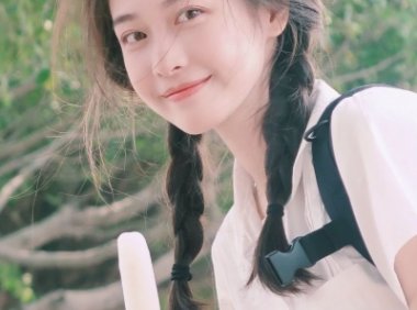 女主穿越到了只有男人的世界 她苦苦挣扎求放过