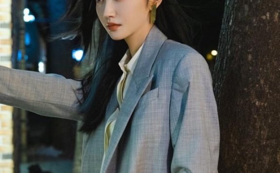 景甜穿大码西装街头范十足,富贵花气质太优雅