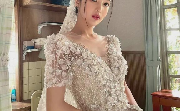 朴秀荣穿亮片鱼尾婚纱大秀小蛮腰!魔鬼身材性感火辣