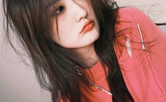 徐璐几套甜美造型减龄时尚,这穿衣打扮太适合普通人了