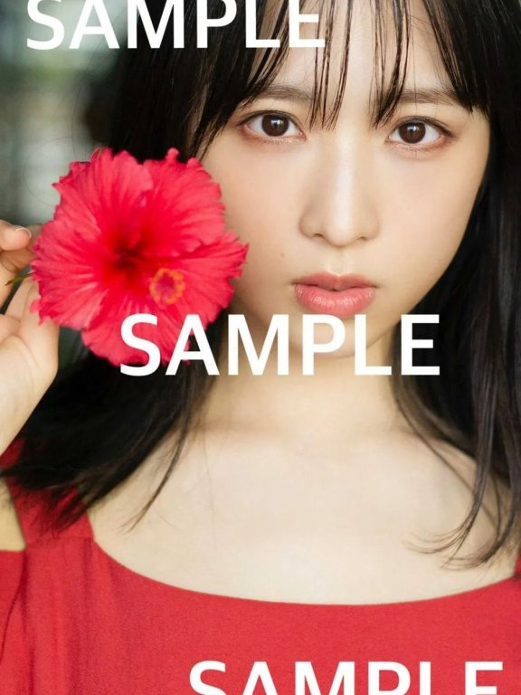 日本女星小栗有以写真集曝光!穿红色衣服靓丽多姿