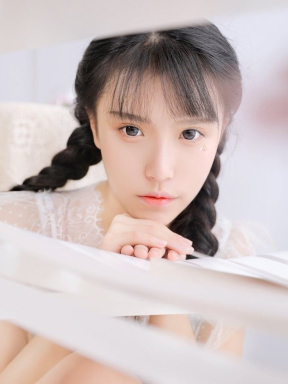 性感诱人樱桃少女蕾丝睡衣写真套图