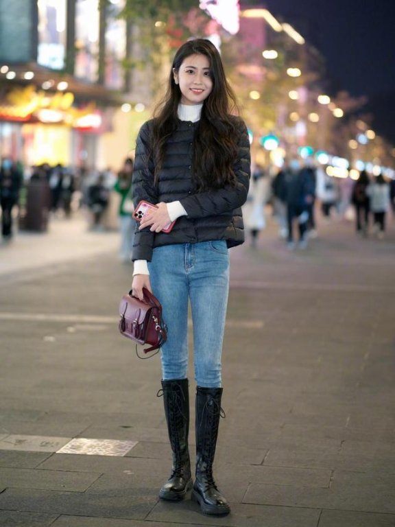 除了搭配打底裤,羽绒服还适合搭配哪几种裤子