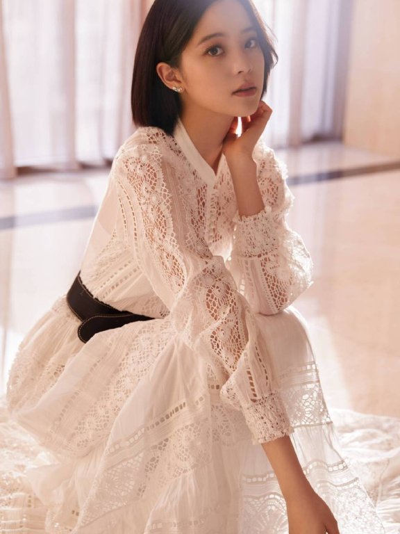 欧阳娜娜穿白色镂空长裙超靓!清丽脱俗美得让人窒息
