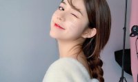 女孩对你有好感的暗示和动作 通过四点识别