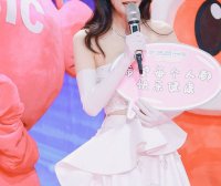 杨幂穿露腰开衩长裙美若天仙!肤白貌美性感迷人